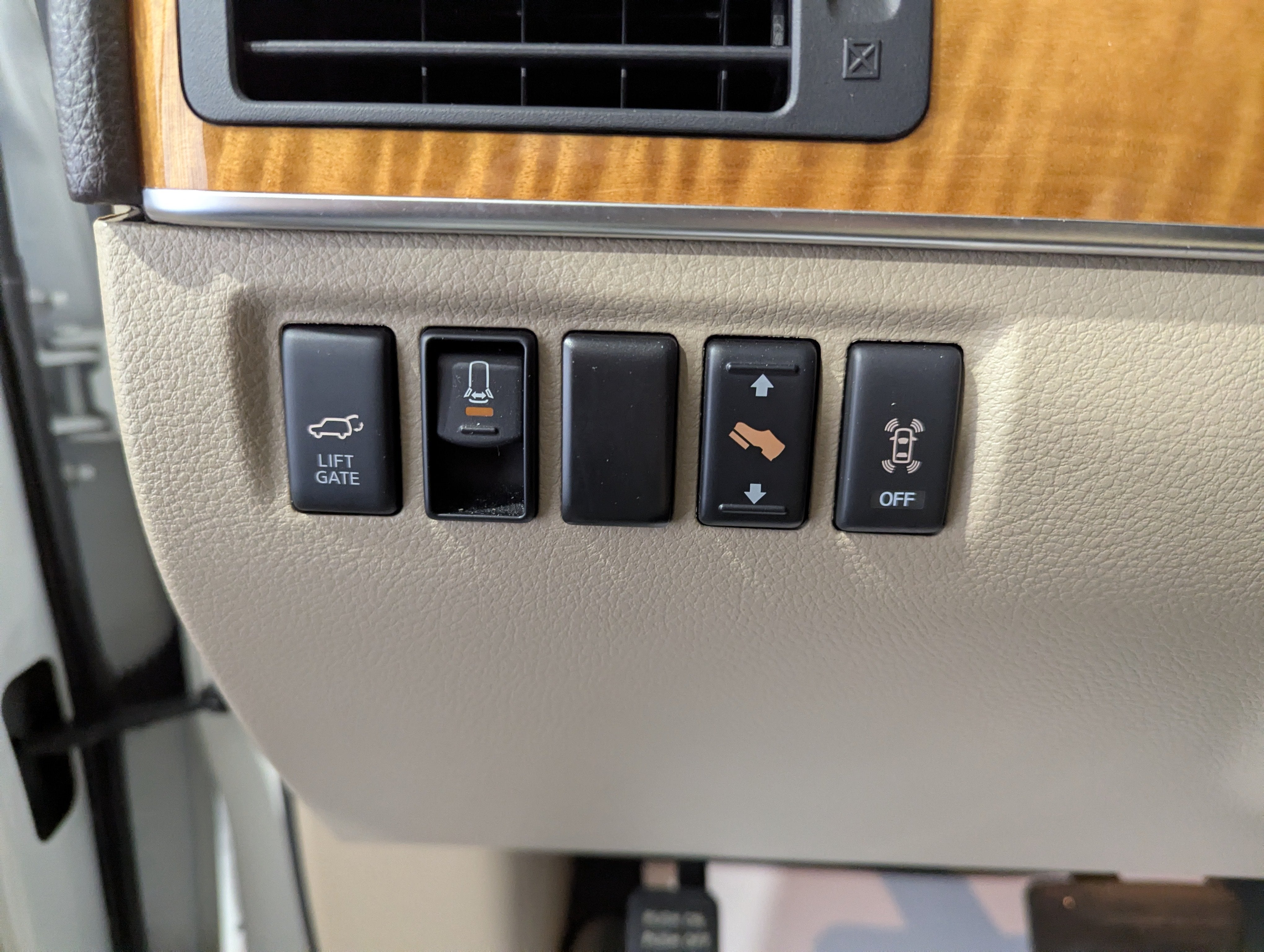 2015 Nissan Armada Platinum