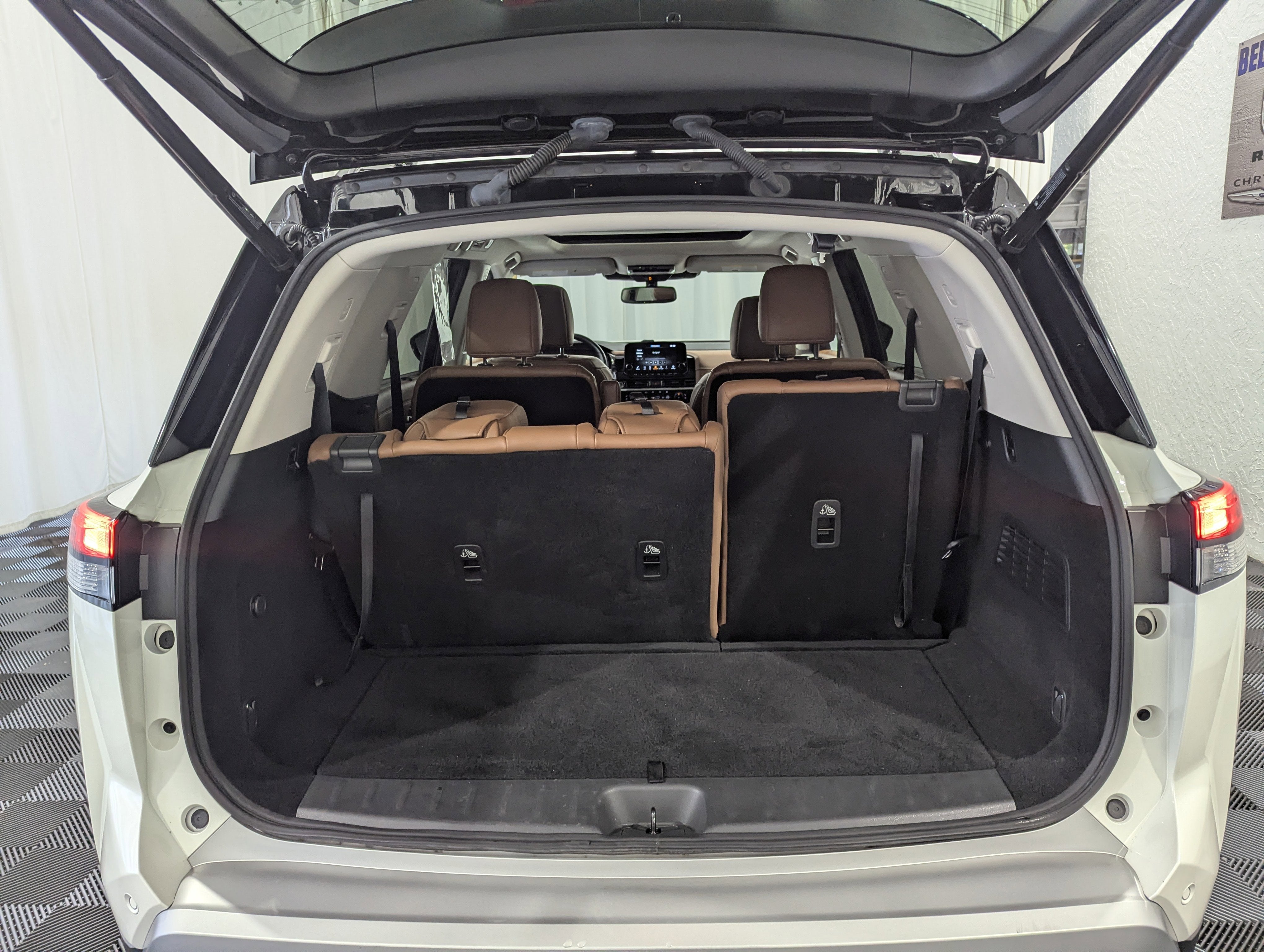 2022 Nissan Pathfinder Platinum 4x4