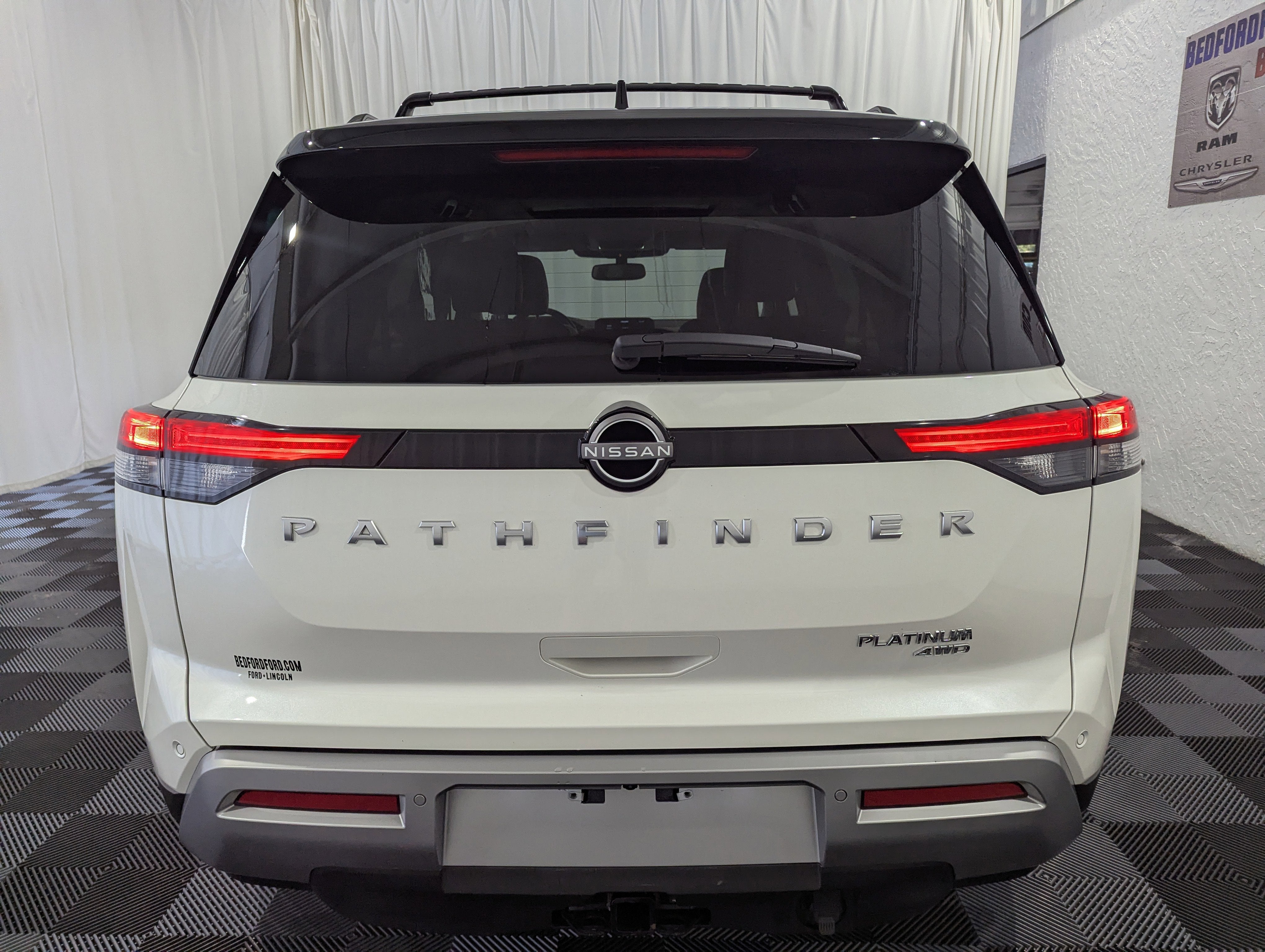 2022 Nissan Pathfinder Platinum 4x4