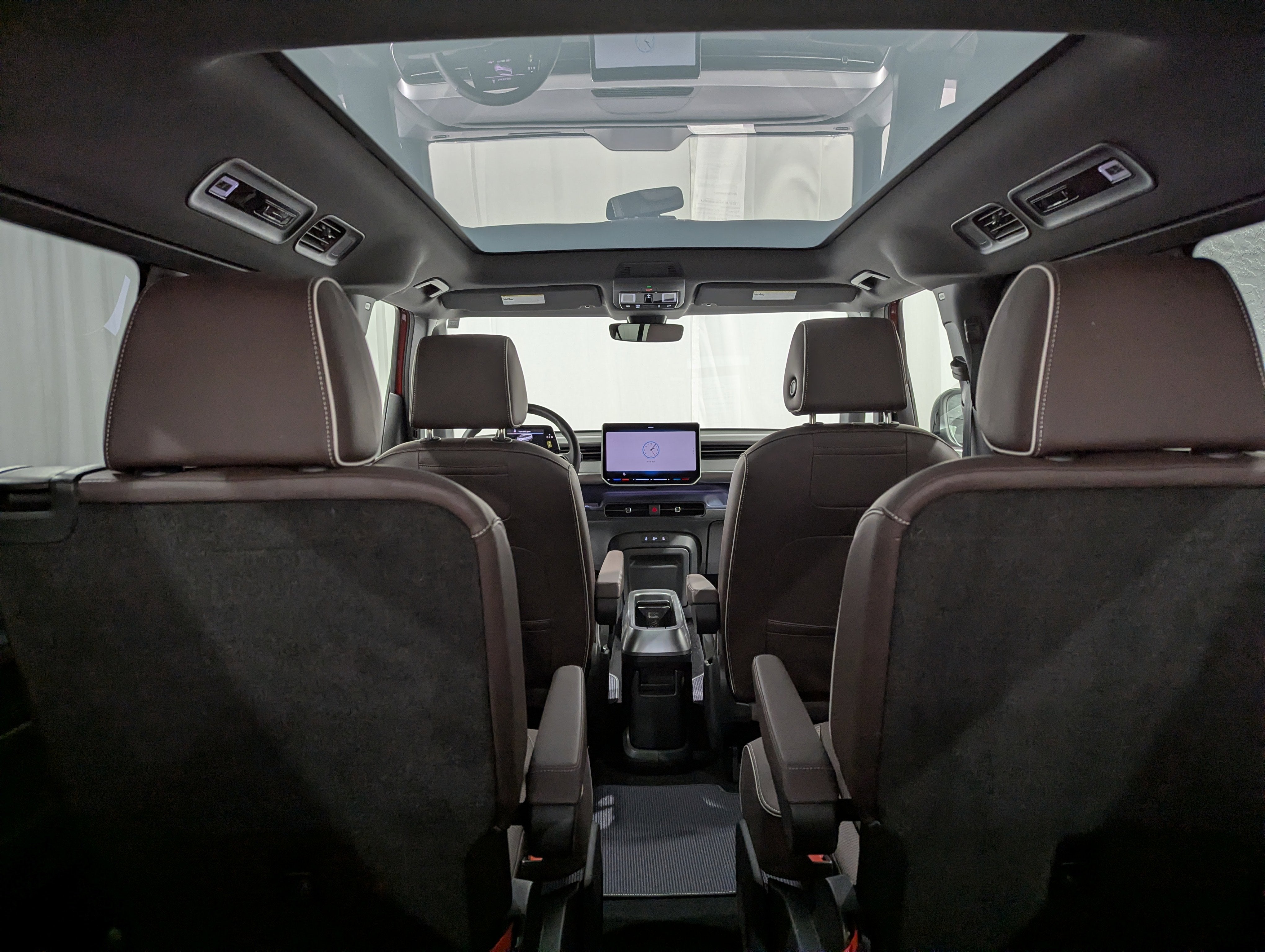 2025 Volkswagen ID. Buzz Pro S Plus 4MOTION