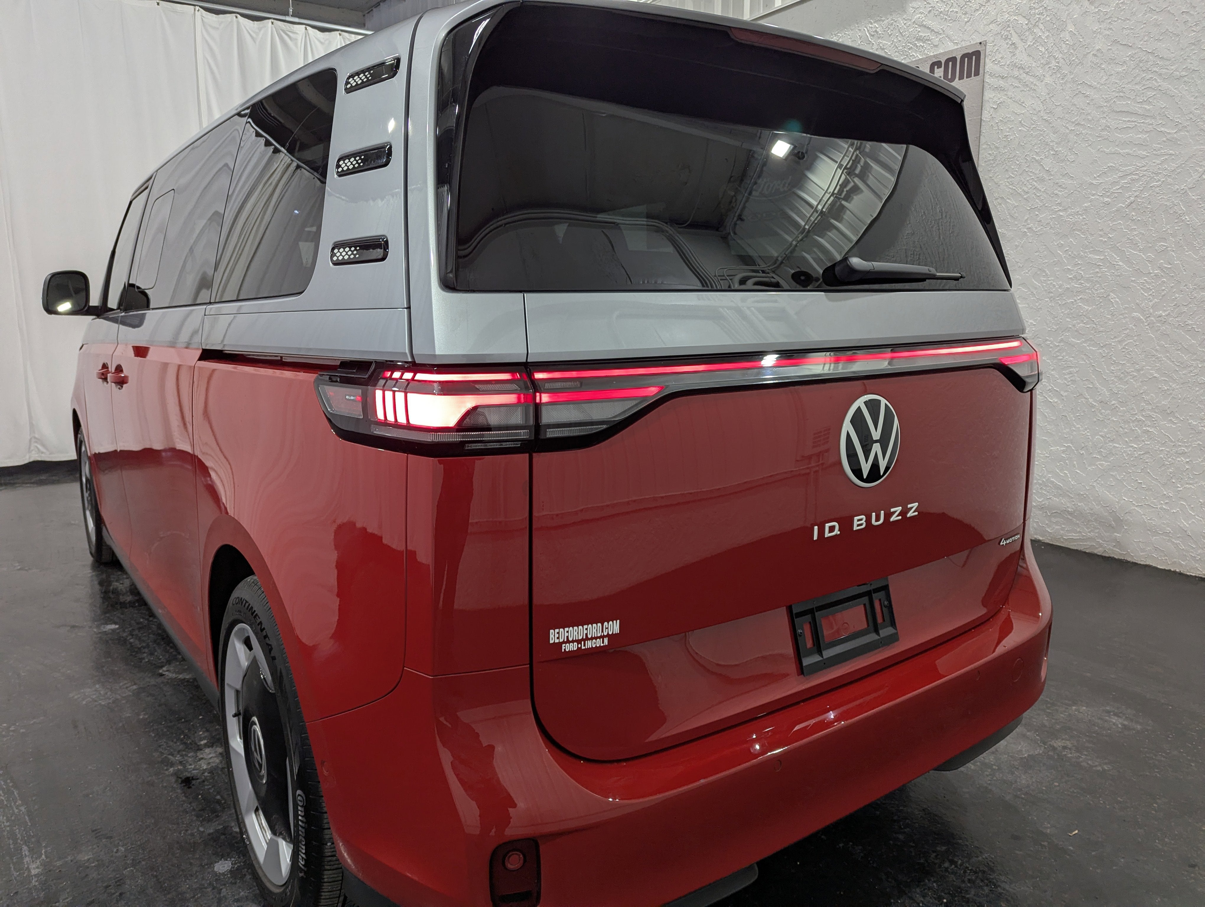 2025 Volkswagen ID. Buzz Pro S Plus 4MOTION